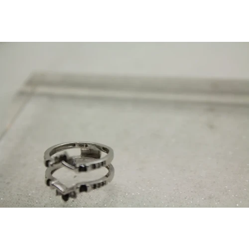 10k W.G. .38ctw BLACK & WHITE DIAMOND RING ENHANCER size 4.25