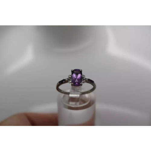 10k W.G. Emerald Cut AMETHYST with accent DIAMOND ring size 6.5