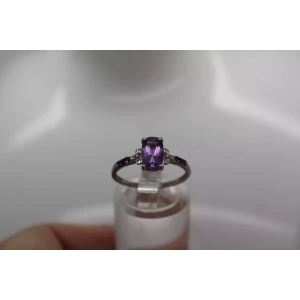 10k W.G. Emerald Cut AMETHYST with accent DIAMOND ring size 6.5