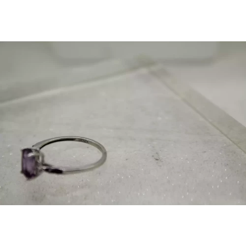 10k W.G. Emerald Cut AMETHYST with accent DIAMOND ring size 6.5