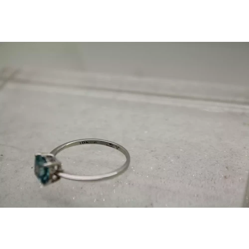 10k W.G. Square Cut BLUE TOPAZ SOLITAIRE ring size 10