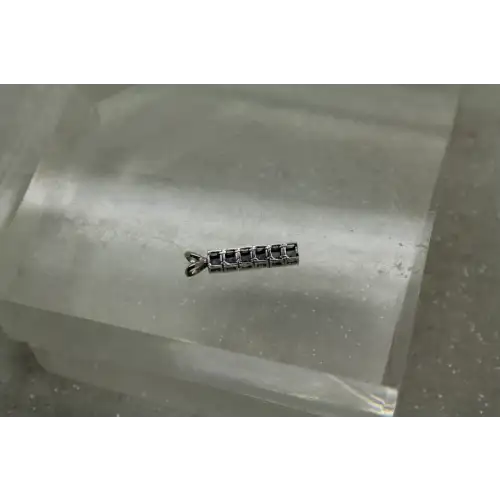 10k W.G. TANZANITE FLEX BAR DESIGN pendant