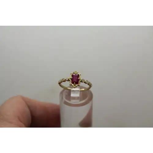 10k Y.G. Emerald Cut RUBY & WHITE STONE ring size 6 #