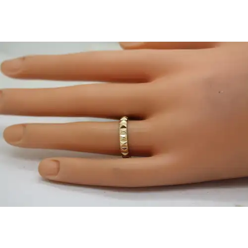 10k Y.G. PYRAMID SPIKE DESIGN wedding band ring size 7.25