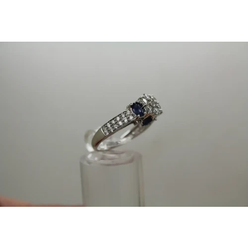 14k W.G. 1.00ctw DIAMOND FLOWER CLUSTER & SAPPHIRE ring size 7