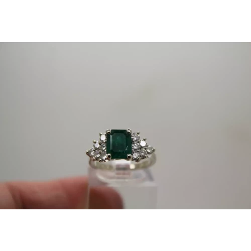 14k White Gold NATURAL EMERALD & .70ctw DIAMOND CLUSTER size 7.25