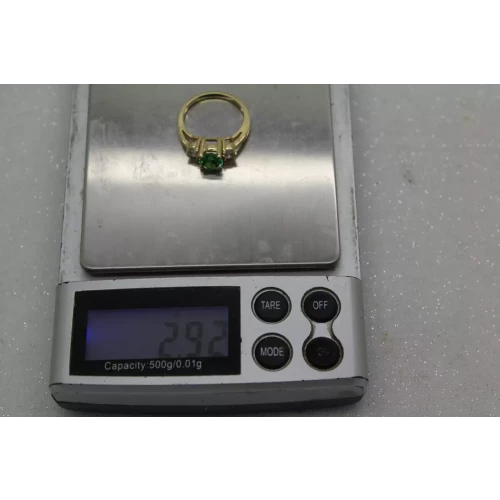 14k Yellow Gold DIAMONIQUE GREEN & WHITE CZ 3 Stone Ring size 5