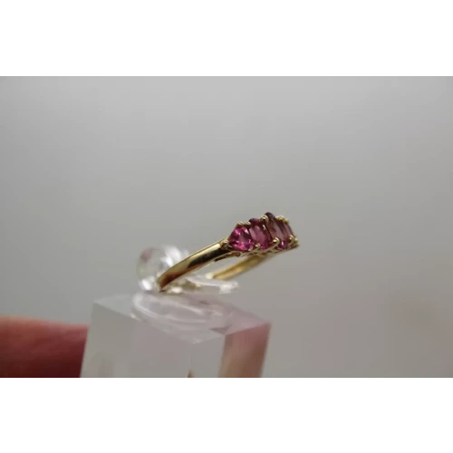 14k Yellow Gold PINK AMETHYST 5 Stone Ring size 6