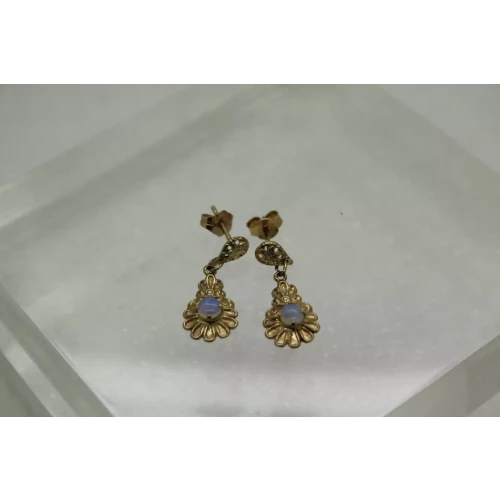 14k Yellow Gold Vintage Design OPAL DANGLE earrings