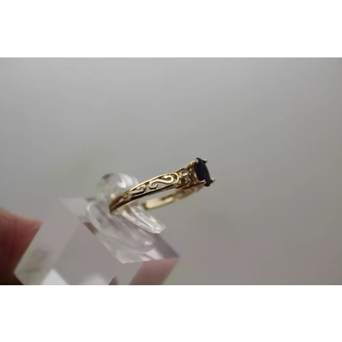 14k Y.G. BLUE SAPPHIRE SOLITAIRE w/ DIAMOND accents ring size 6