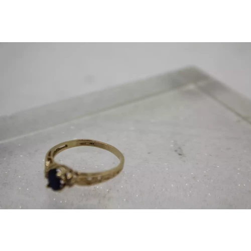 14k Y.G. BLUE SAPPHIRE SOLITAIRE w/ DIAMOND accents ring size 6
