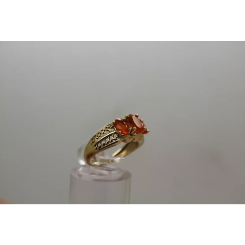 14k Y.G. Oval Cut ORANGE CZ 3 STONE ring size 6