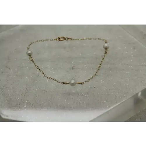 14k Y.G. & WHITE PEARL BABY BRACELET 5 1/2