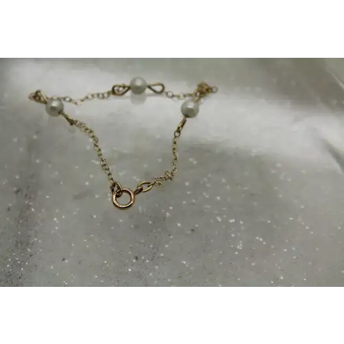 14k Y.G. & WHITE PEARL BABY BRACELET 5 1/2