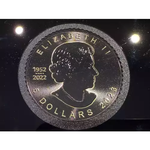  1oz Canadian Silver Maple Leaf In Mourning Colorized (3)