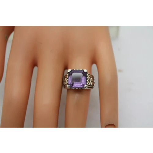 .925 S.S. ASSCHER CUT PURPLE STONE VINTAGE STYLE ring size 6.75 #