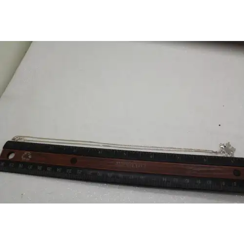 .925 S.S. HAMMERED DESIGN SNOWFLAKE necklace #