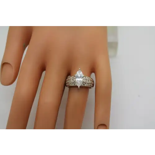 .925 S.S. Large DIAMONIQUE CZ w/acc. ENGAGEMENT ring size 8 #