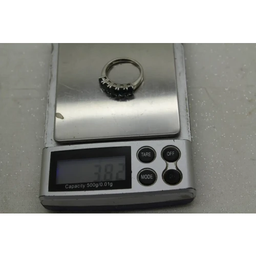 .925 S.S. LONDON BLUE TOPAZ 5 STONE ring size 7.75