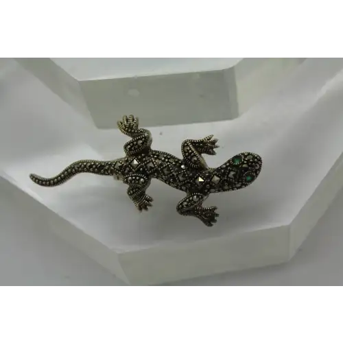 .925 S.S. MARCASITE & EMERALD LIZARD DESIGNER pin