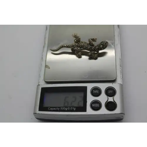.925 S.S. MARCASITE & EMERALD LIZARD DESIGNER pin