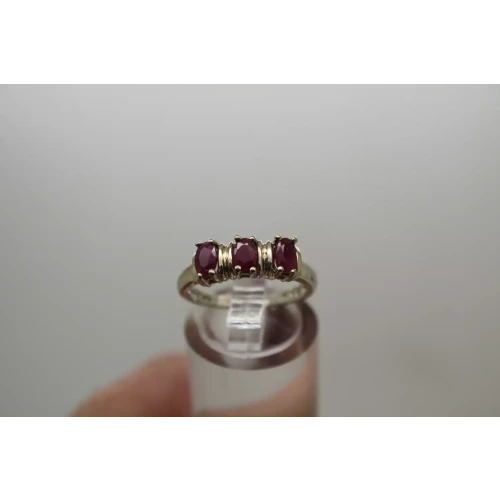 .925 S.S. Oval Cut NATURAL RUBY 3 STONE BAND ring size 6