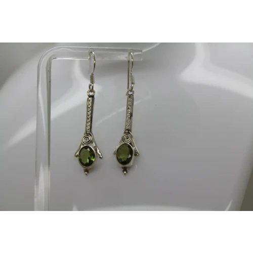 .925 S.S. Oval Cut PERIDOT VINTAGE DESIGN DROP DANGLE earrings