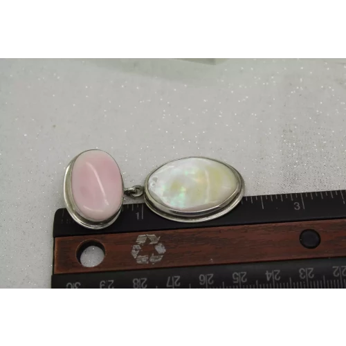 .925 S.S. PINK CONCH & MOTHER OF PEARL DANGLE pendant