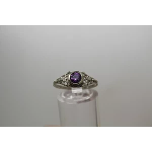 .925 S.S. PURPLE CZ FLORAL FILIGREE DESIGN ring size 7