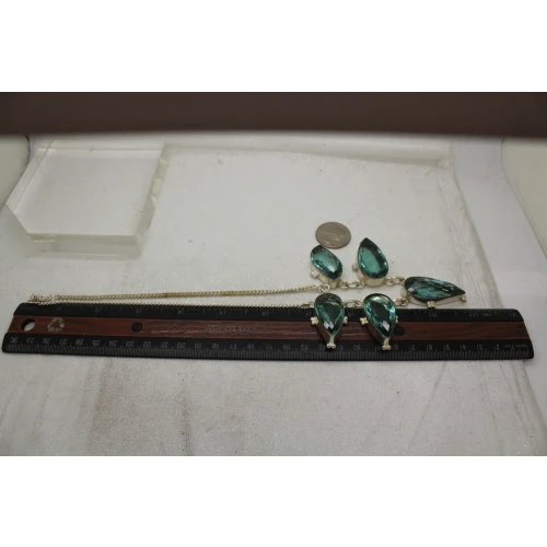 .925 S.S. SOUTHWESTERN STYLE AQUA BLUE STONE necklace 18