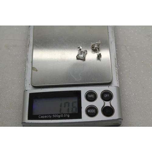 .925 Sterling Silver CLEAR CZ STUD earrings