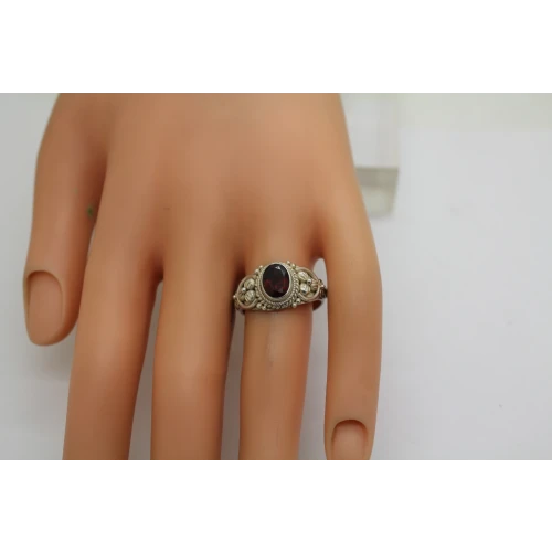 BA SUARTI BALI .925 S.S. GARNET FLORAL DESIGN ring size 8 #
