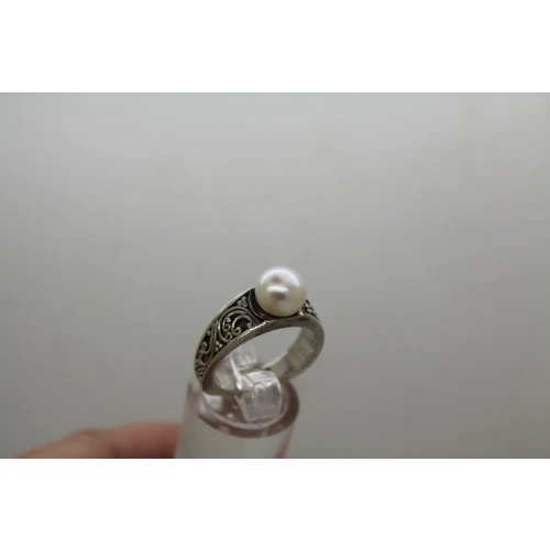 BA SUARTI BALI .935 S.S. BUTTON PEARL ring size 8