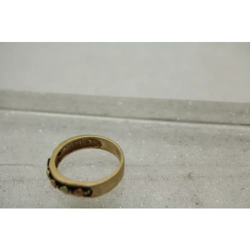 C.CO. 10k Black Hills Gold LEAF DESIGN BAND ring size 8  3.5g