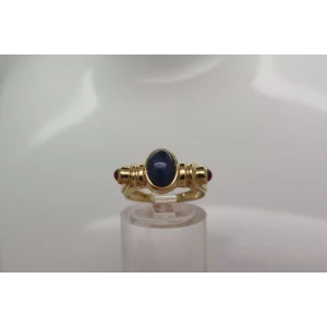 DESIGNER 14k Y.G. BLUE SAPPHIRE CABOCHON & RUBY ring size 6