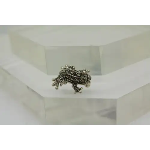 Designer .925 S.S. MARCASITE ADORABLE LITTLE FROG pin (2)