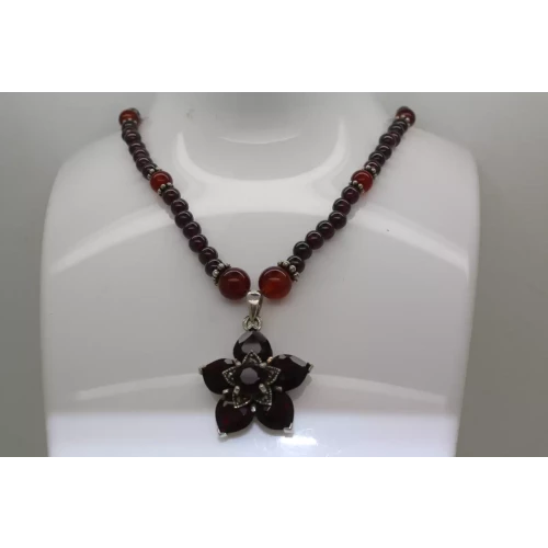 Estate .925 S.S. GARNET BEADED with GARNET pendant necklace 18