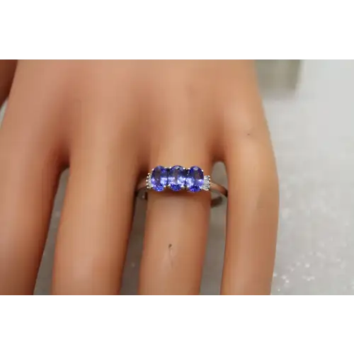 ILIANA 18k W.G. Oval Cut TANZANITE & DIAMOND 3 STONE ring size 10