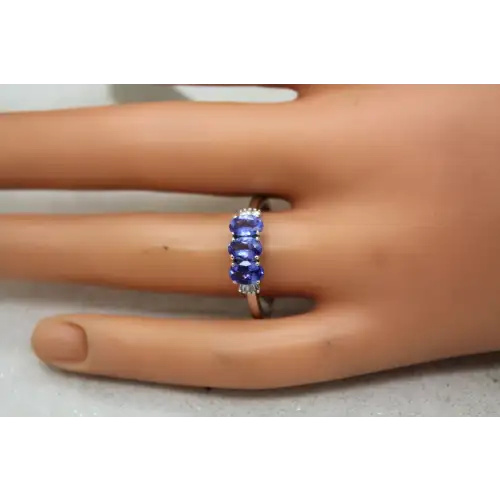 ILIANA 18k W.G. Oval Cut TANZANITE & DIAMOND 3 STONE ring size 10