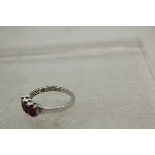 ILLIANA 18k W.G. Oval Cut LT. PURPLE AMETHYST 3 STONE ring size 9