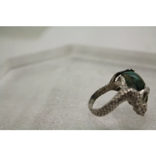 ISRAEL .925 S.S. DRAGON HOLDING MALACHITE ring size 6