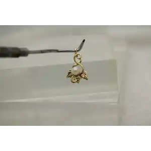 LANDSTROMS 10k Black Hills Gold PEARL GRAPEVINE LEAF design pendant