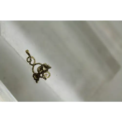 LANDSTROMS 10k Black Hills Gold PEARL GRAPEVINE LEAF design pendant