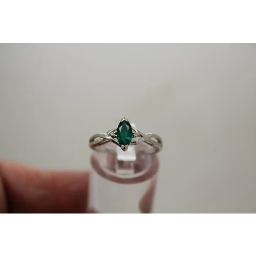 LGL 10k W.G. Marquise Cut EMERALD SOLITAIRE w/acc ring size 6.75