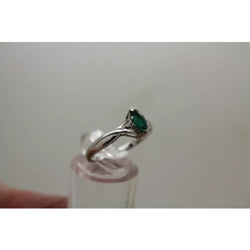 LGL 10k W.G. Marquise Cut EMERALD SOLITAIRE w/acc ring size 6.75