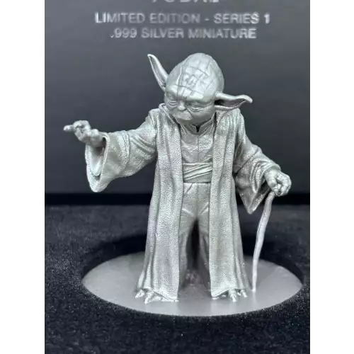 Limited Edition 2023 Star Wars Series 1 Yoda 160 Gram Silver 3D Miniature (2)