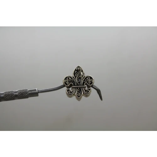 LORI BONN .925 S.S.S FLEUR-DE-LIS CHARM