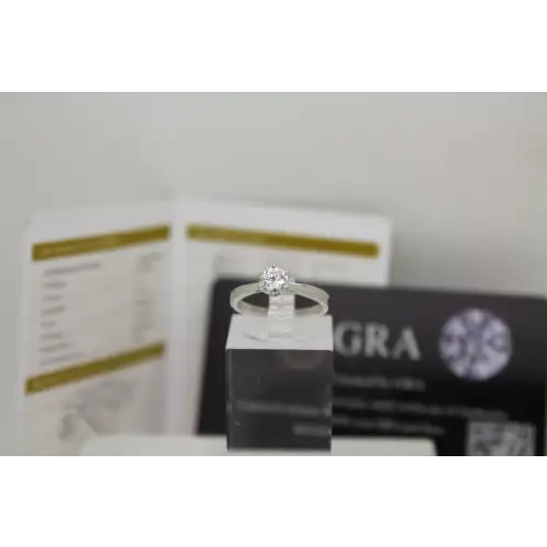 NIB .925 S.S. GRA GRADED MOISSANITE SOLITAIRE ring size 5