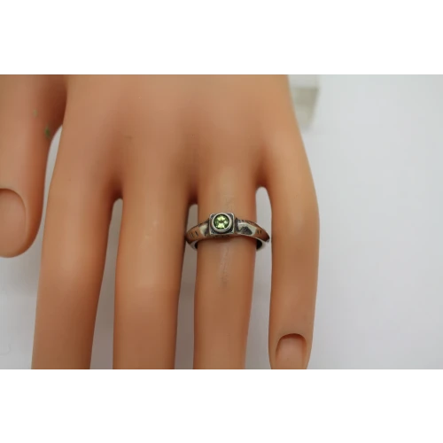 Retired Vintage SILPADA .925 S.S. PERIDOT SOLITAIRE ring size 7 #