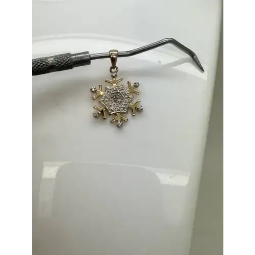 ROSS SIMONS Gold Over .925 S.S. DIAMOND ACCENT SNOWFLAKE pendant (3)